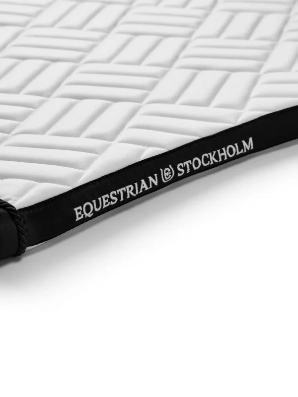 DRESSAGE SADDLE PAD MODERN WHITE BLACK EDITION FULL - EQUESTRIAN STOCKHOLM - Imagen 4