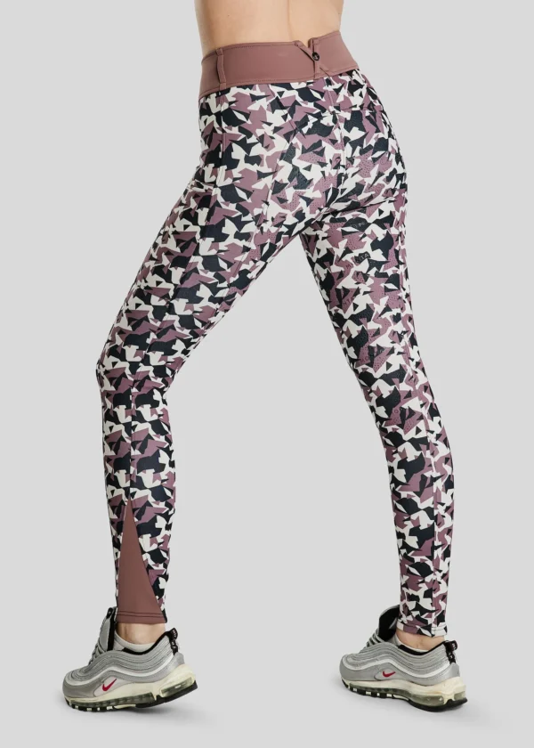 MOCAMI ALLOVER PRINTED HYBRID PULL ON